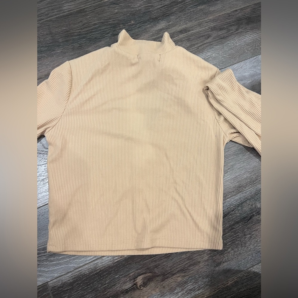 Long Sleeve Turtle Neck - Picture 3 of 3